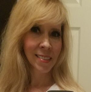 Meet your Posher, Monique